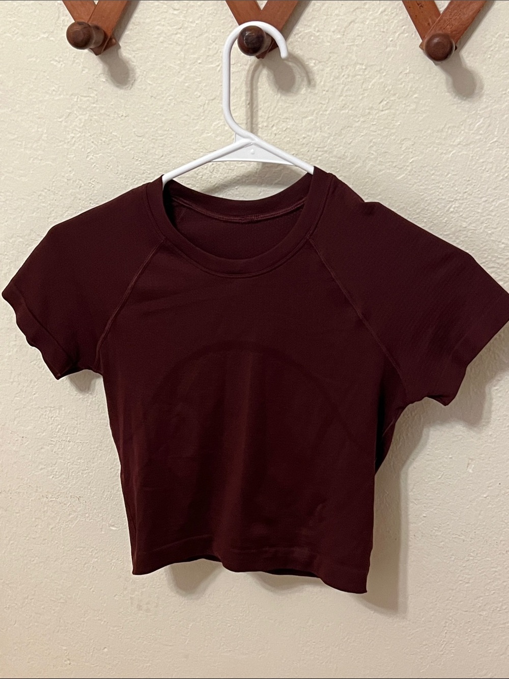 lululemon athletica Women's Crop Seiftly Crew Top - Burgundy